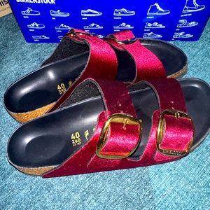 Arizona Big Buckle Rivot Logo sandals
